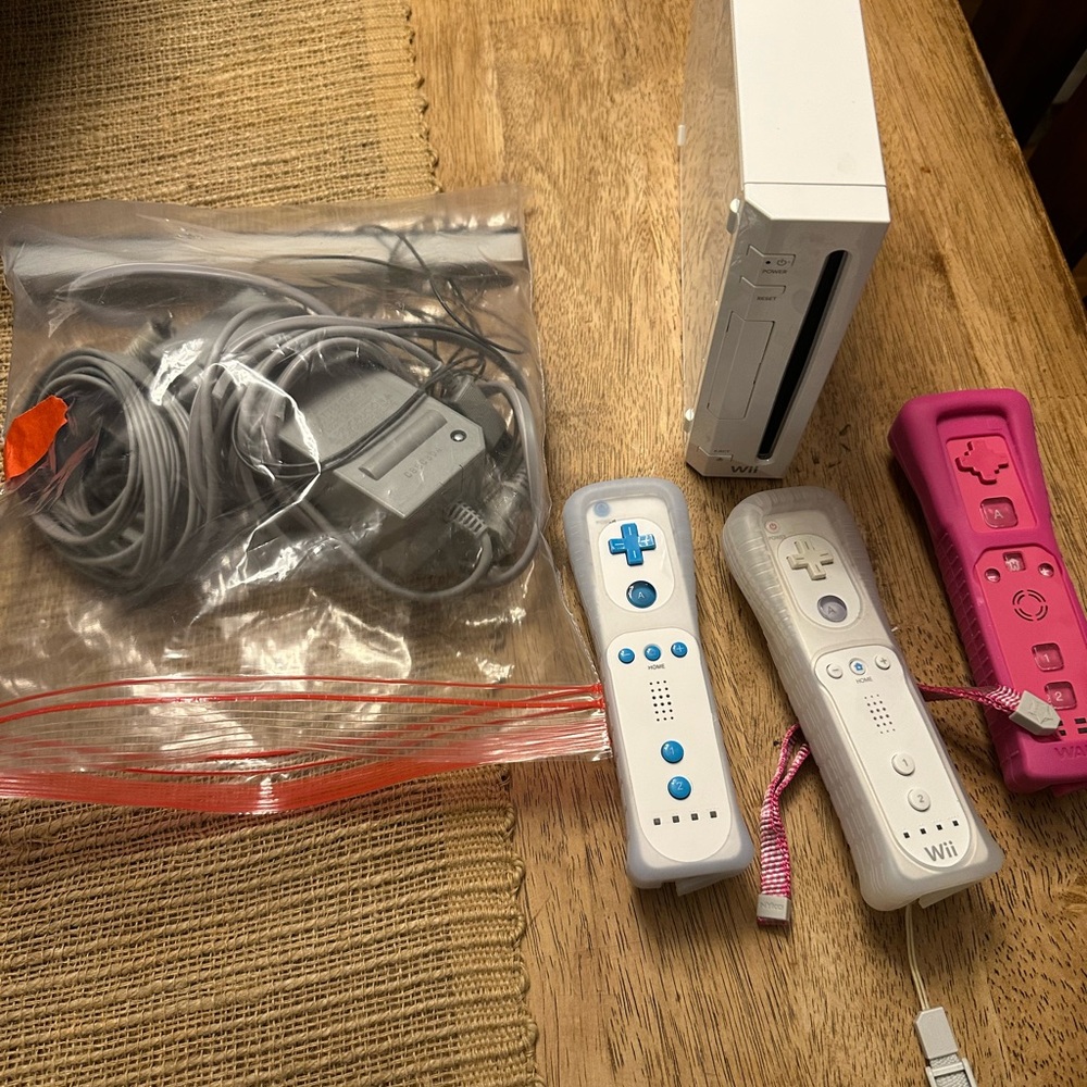 Nintendo Wii Set with White and Pink Controllers